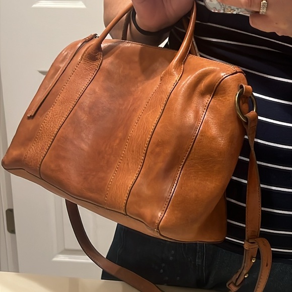 Madewell Tan Leather Shoulder Bag with Structured Design - Picture 9 of 9